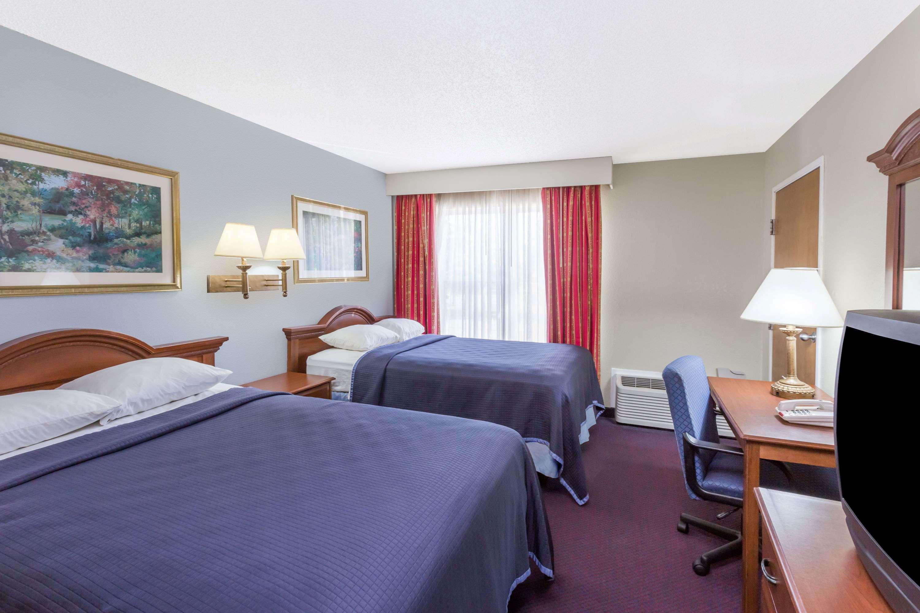 Baymont By Wyndham Lake Park Valdosta I75 Bagian luar foto
