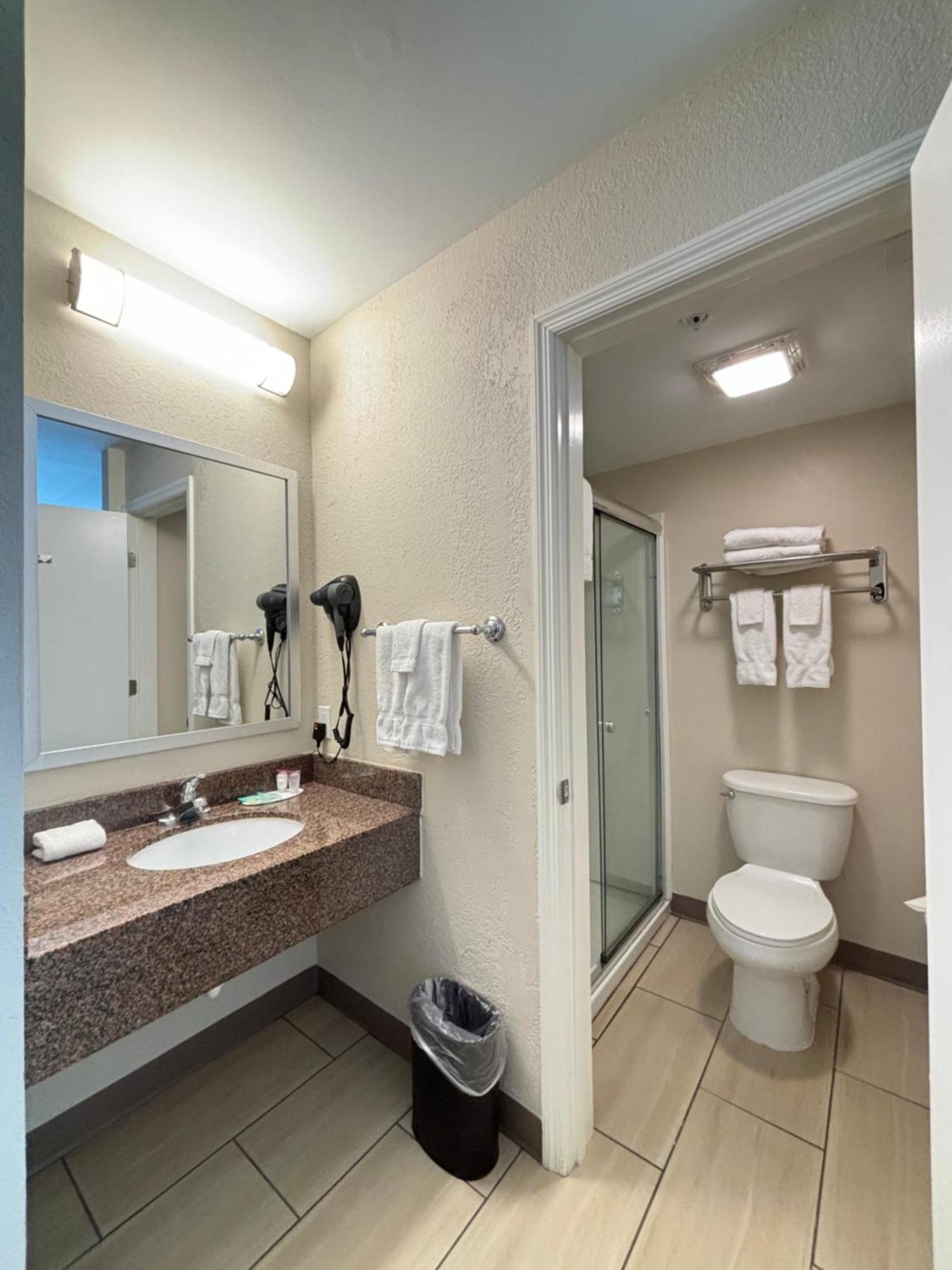 Baymont By Wyndham Lake Park Valdosta I75 Bagian luar foto