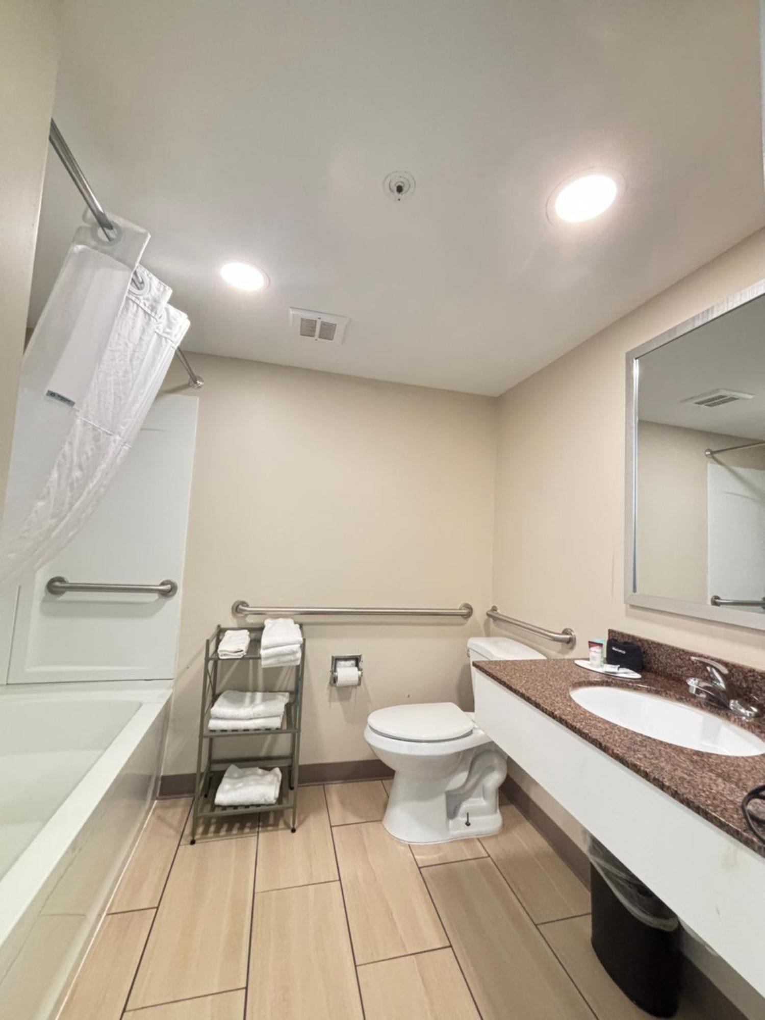 Baymont By Wyndham Lake Park Valdosta I75 Bagian luar foto